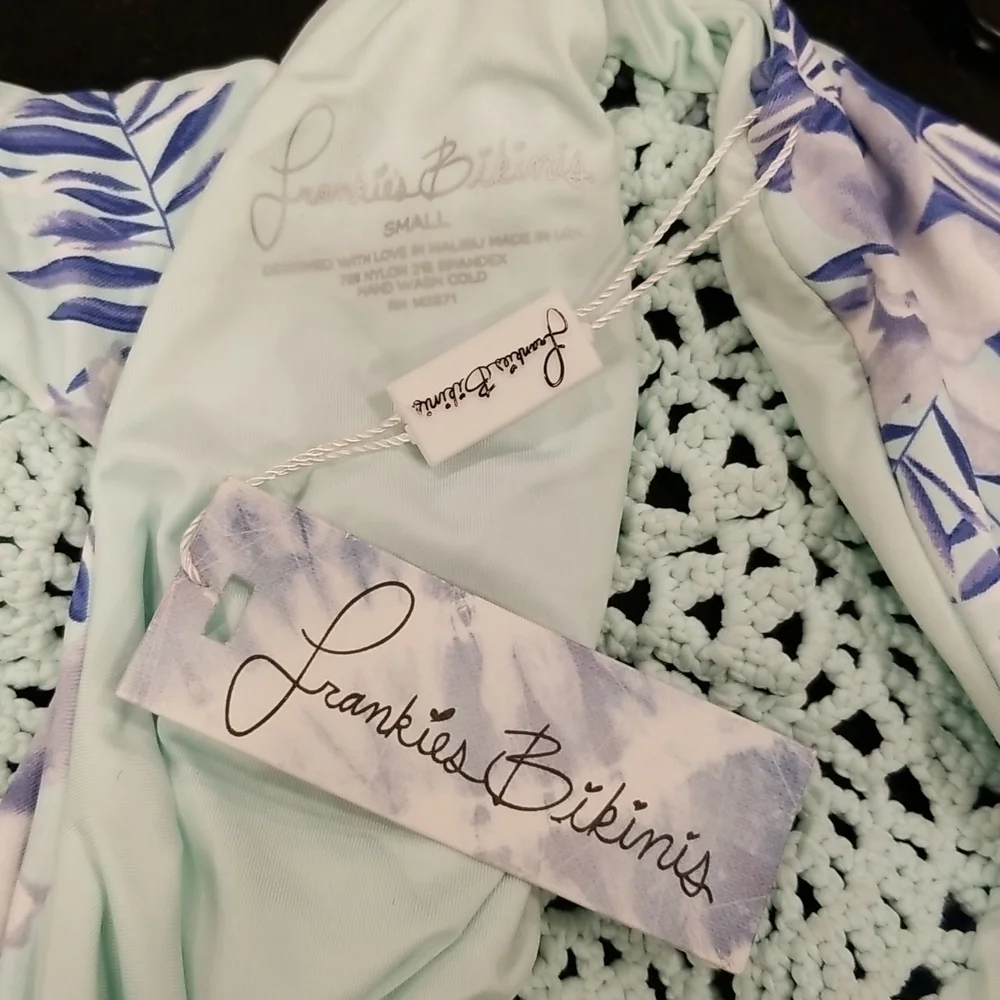 💕FRANKIES BIKINIS💕 Poppy One Piece Swimsuit ~ Hawaiian Mist Crochet S NWT